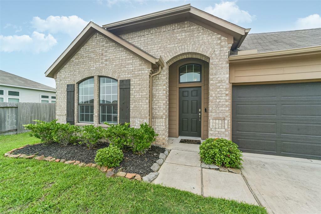 Property Photo:  7811 Amber Court  TX 77591 