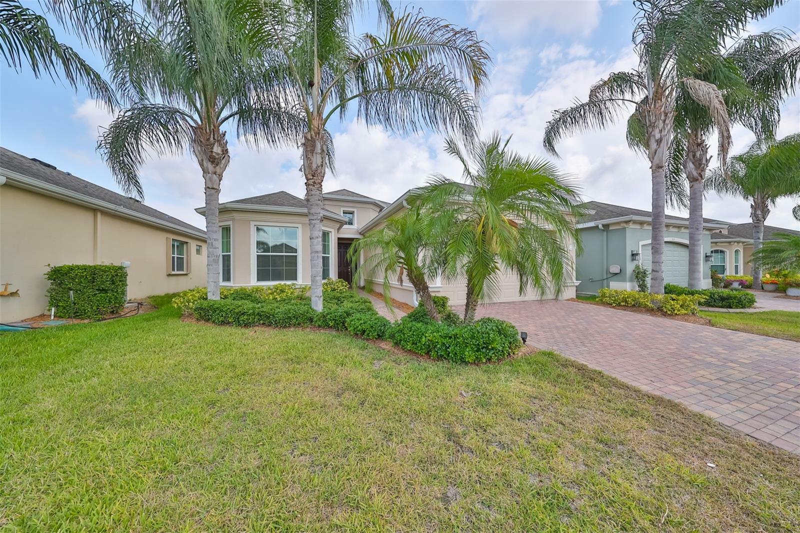 Property Photo:  1817 Pacific Dunes Drive  FL 33573 