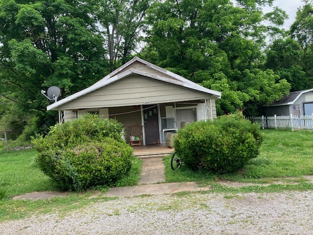 401 Hawkins St  Cowan TN 37318 photo