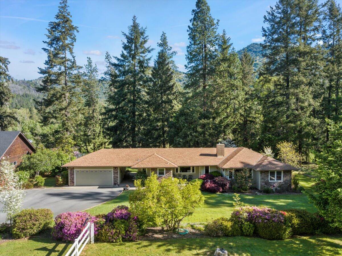 Property Photo:  5270 Rogue River Highway  OR 97527 