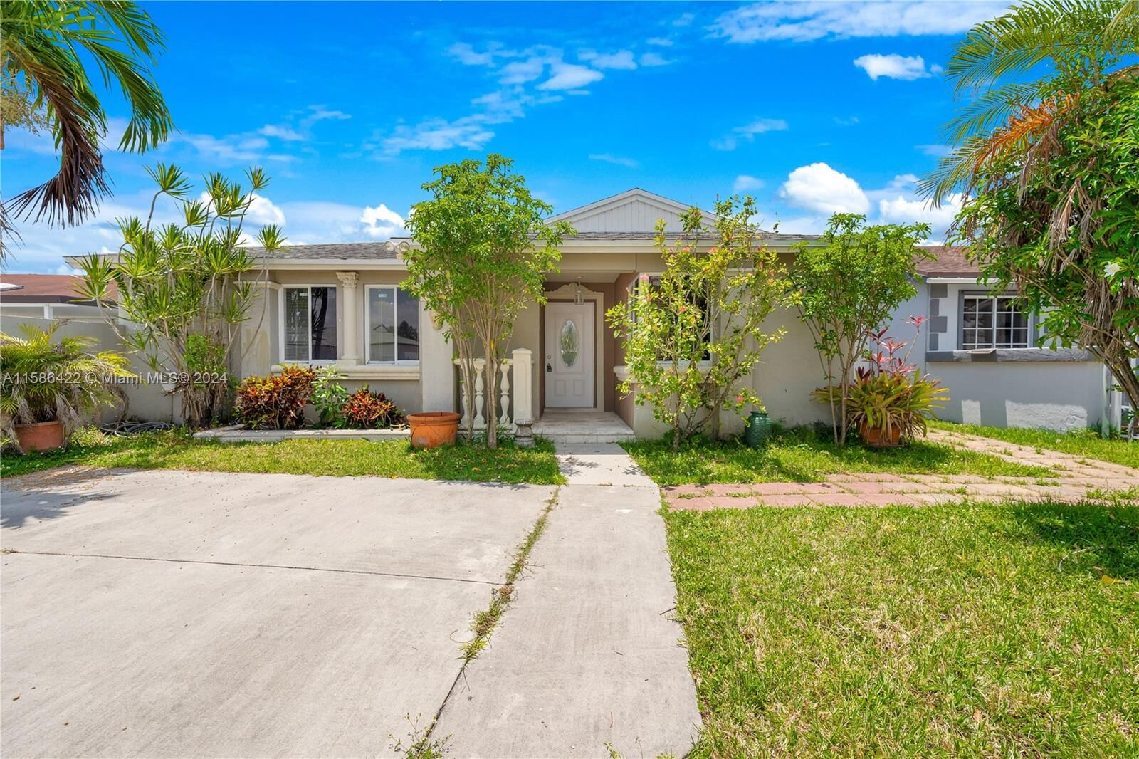 Property Photo: 12320 SW 195th Ter FL 33177