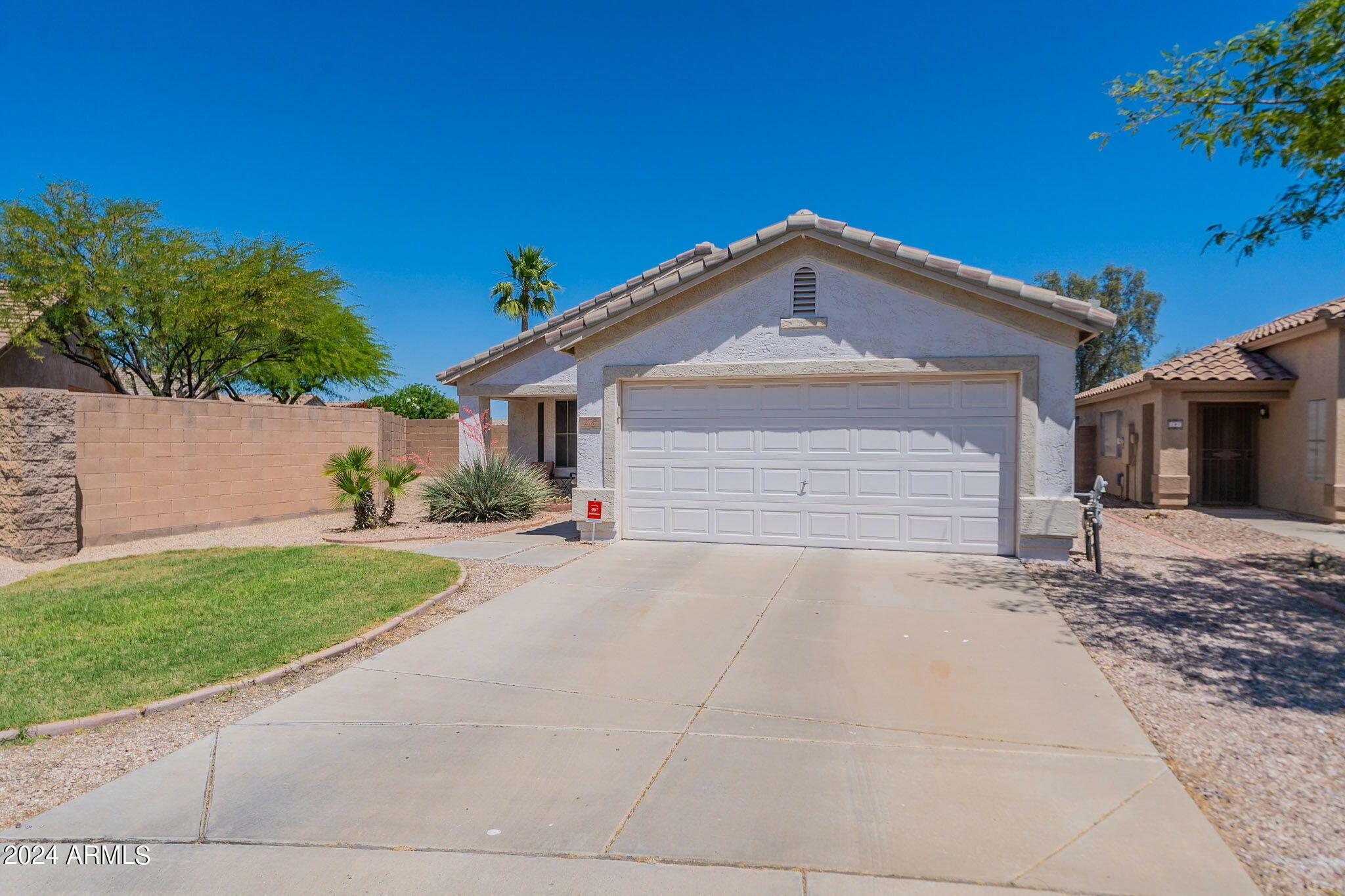 Property Photo:  276 E Senna Way  AZ 85143 