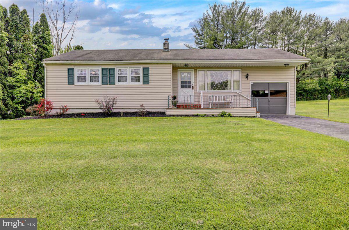 Property Photo:  129 Old State Road  PA 19606 