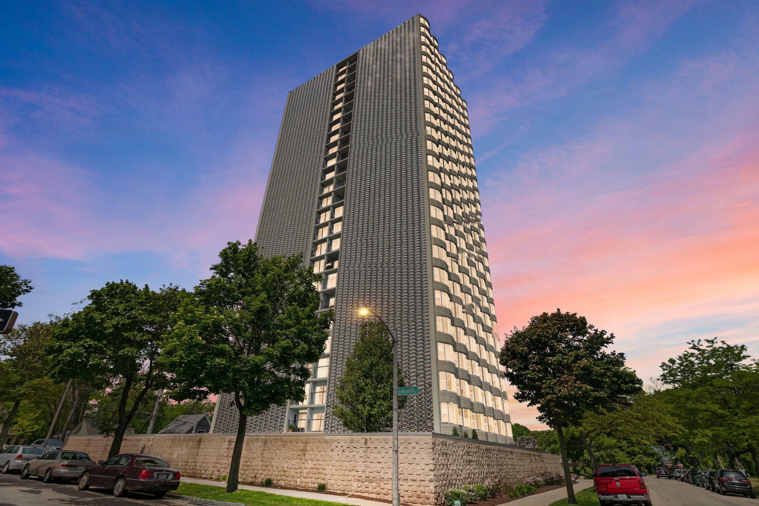 Property Photo:  2525 S Shore Dr 6A  WI 53207 