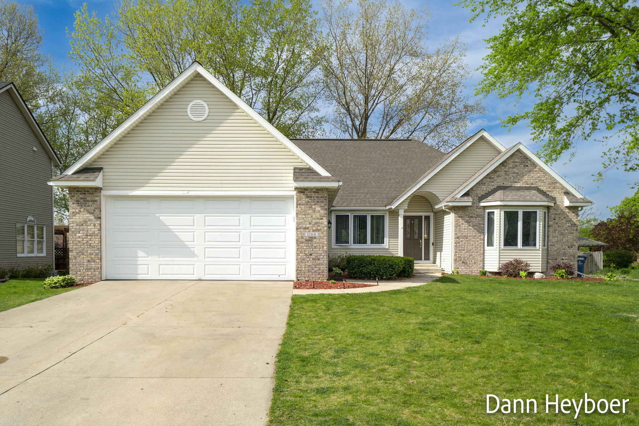 Property Photo:  1160 Alden Court  MI 49423 