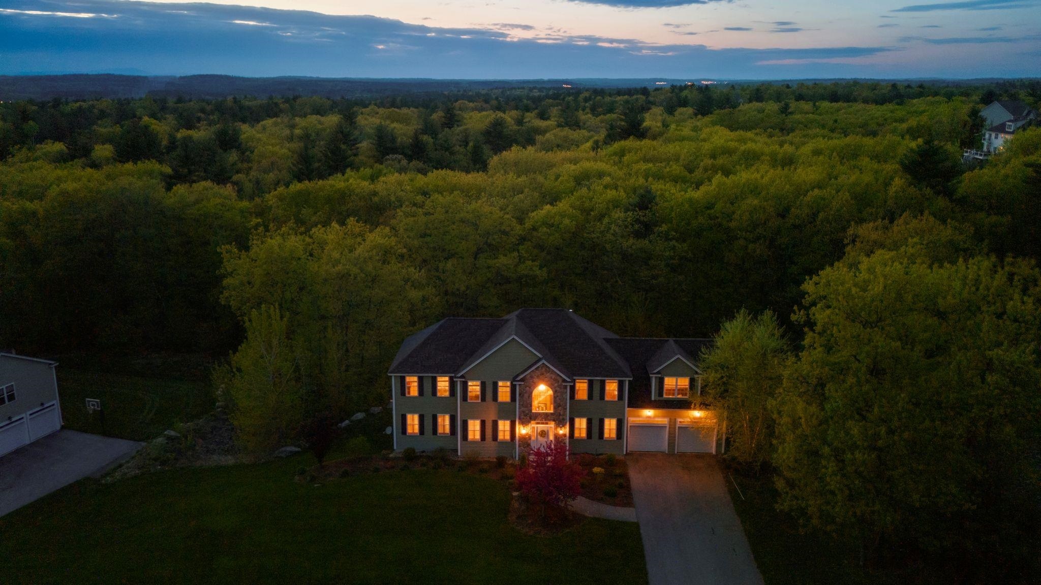 Property Photo:  62 Ryan Farm Road  NH 03087 