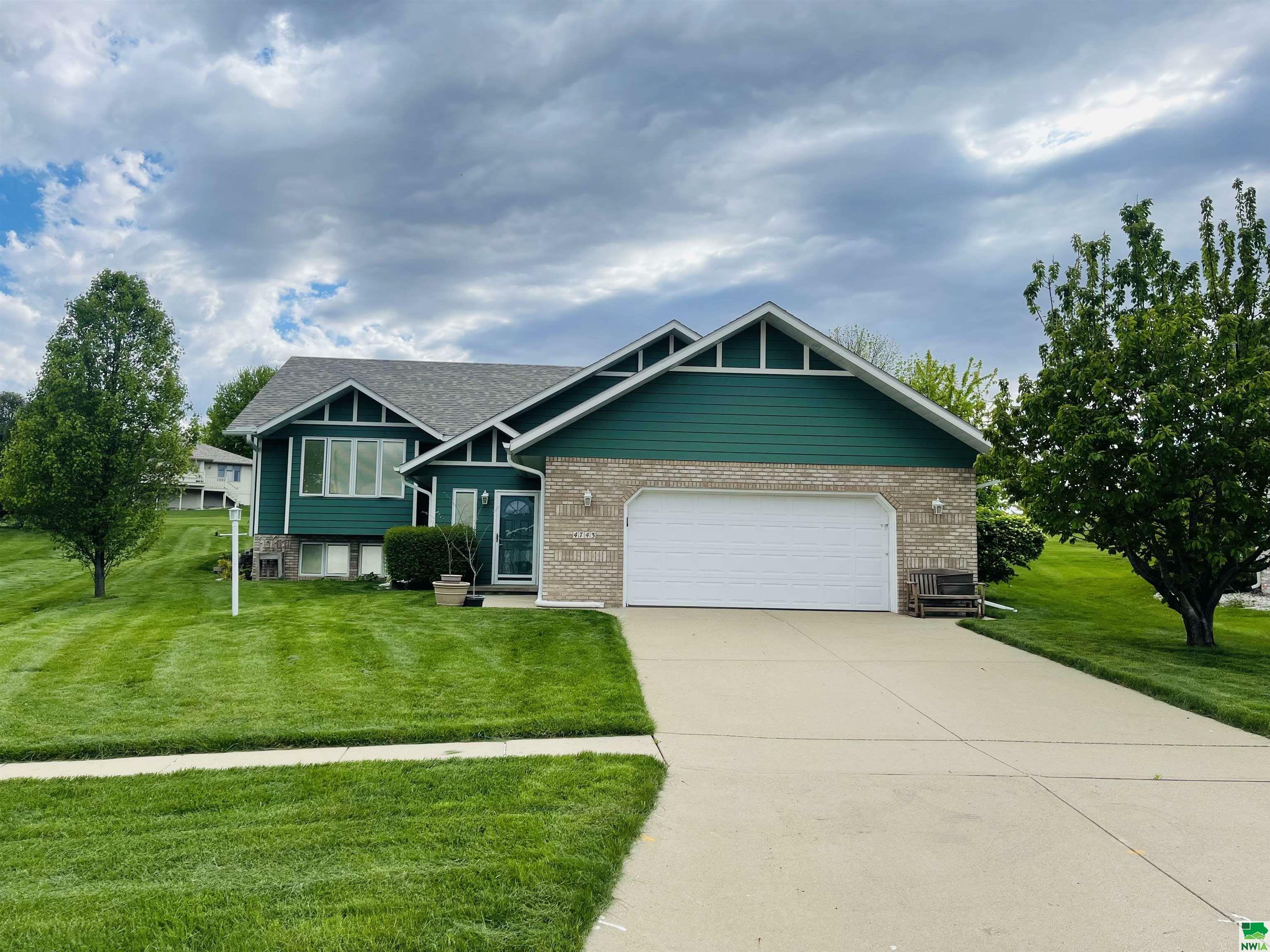 Property Photo:  4743 Birch Way  IA 51106 