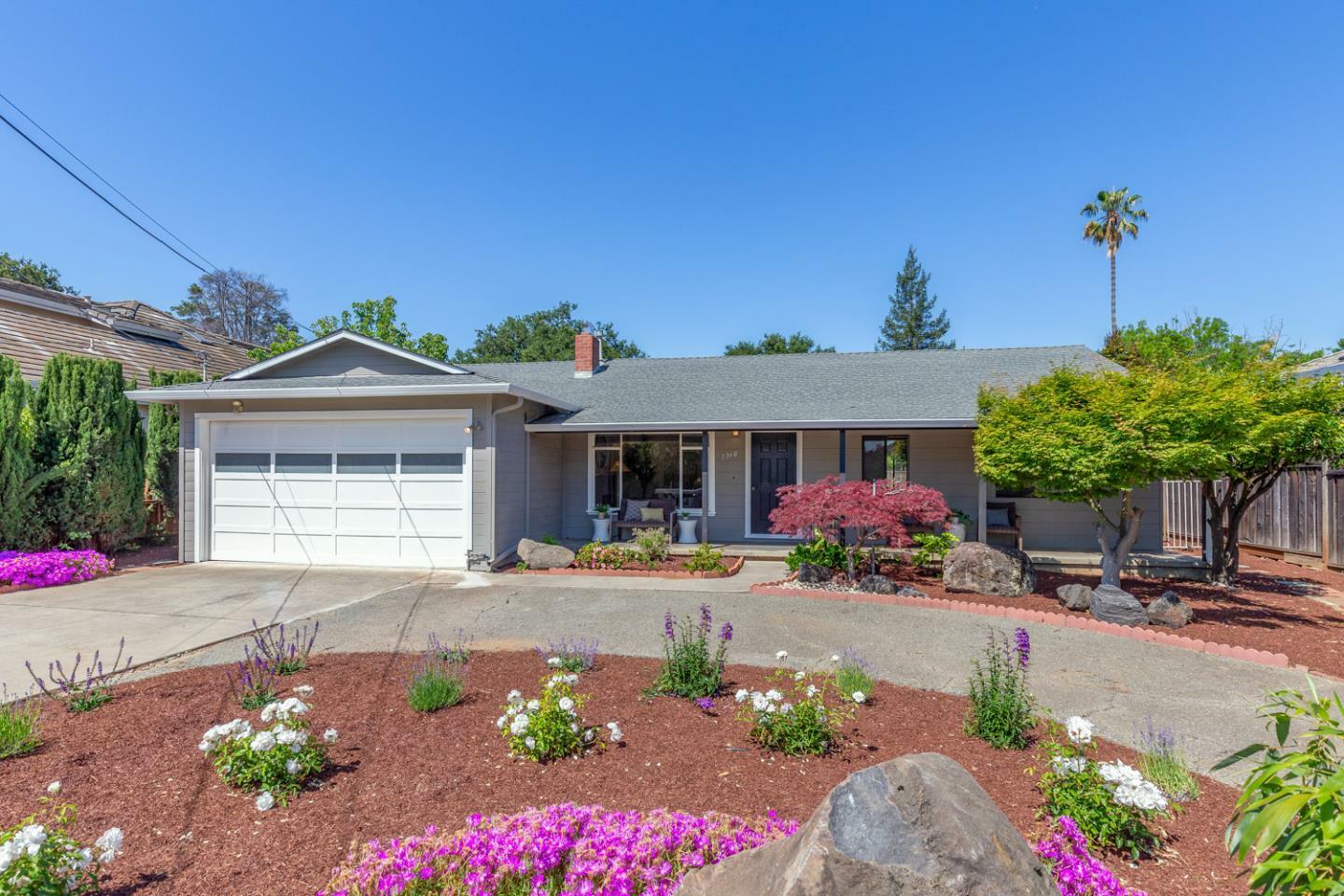 Property Photo: 1360 Oakhurst Avenue CA 94024