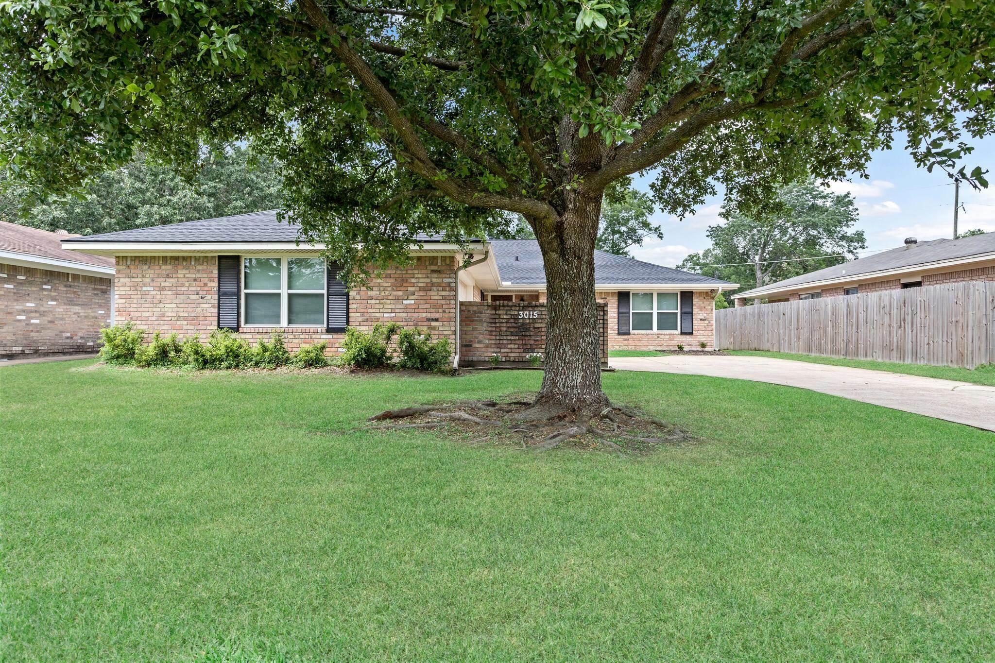 Property Photo:  3015 Westmont  TX 77706 