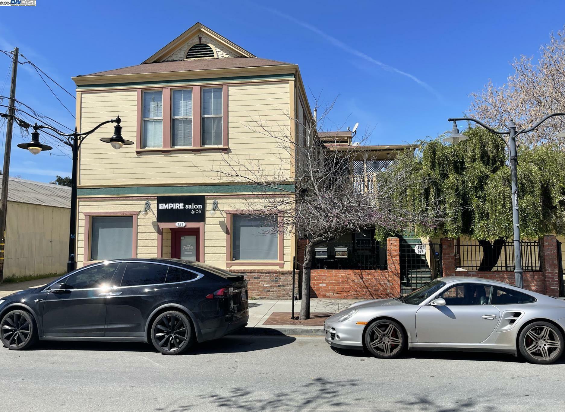 Property Photo: 131 J St CA 94536