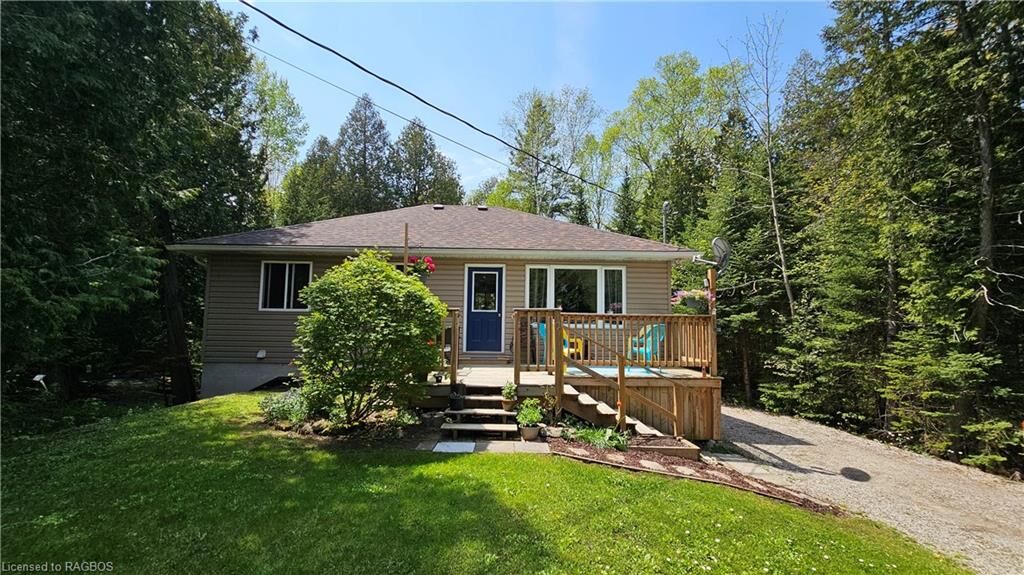 Property Photo:  27 Woodstock Avenue  ON N0H 2M0 