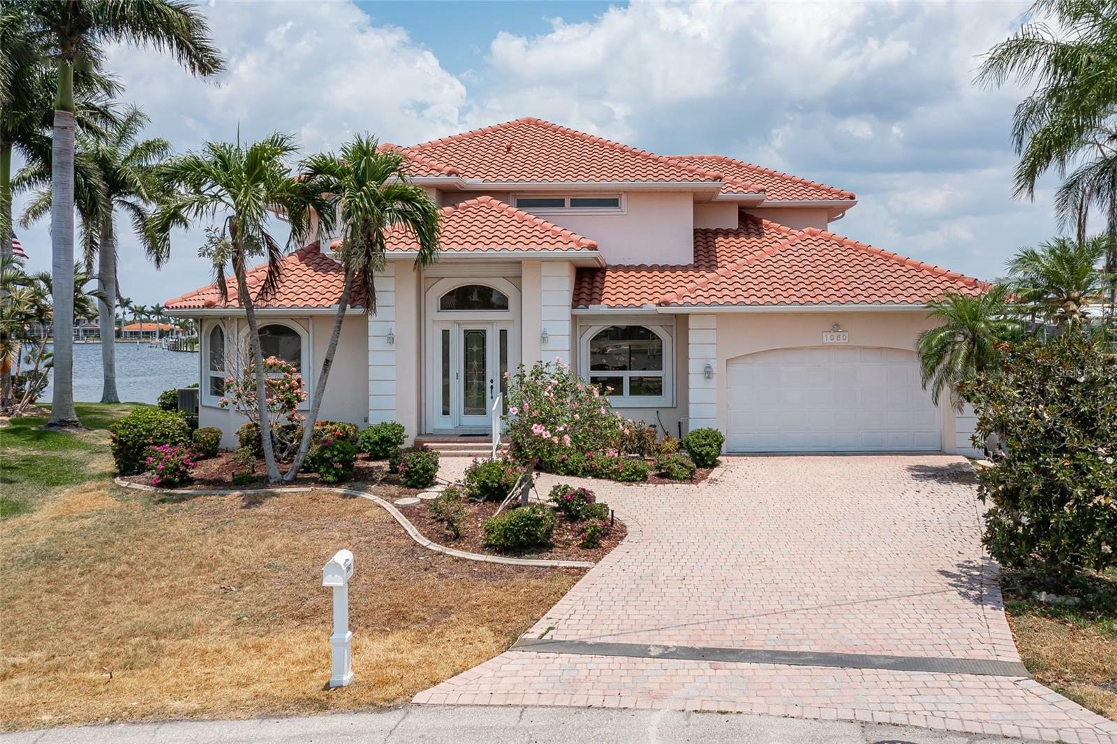 Property Photo:  1060 San Mateo Drive  FL 33950 