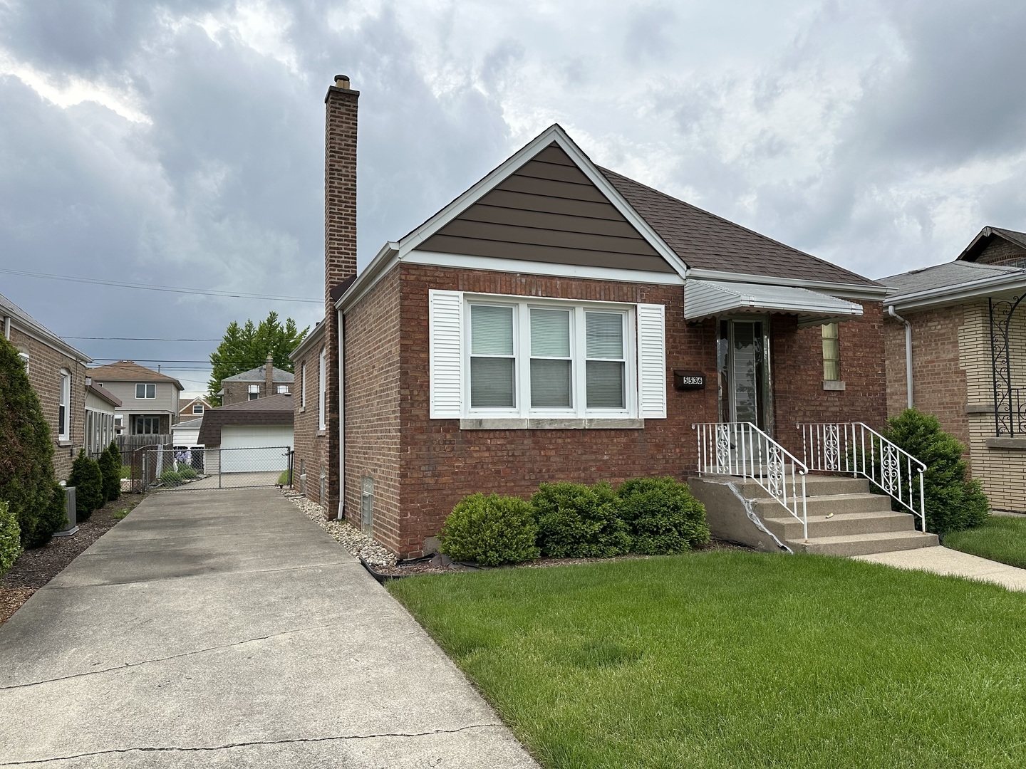 Property Photo:  5536 S Rutherford Avenue  IL 60638 