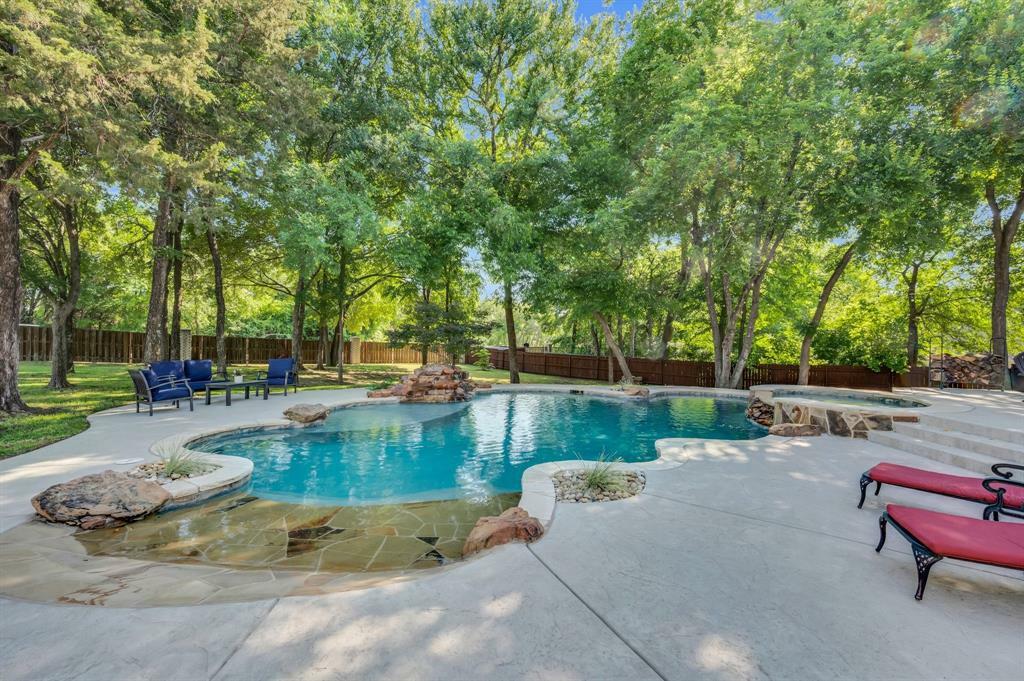 Property Photo:  106 Woodlands Court  TX 75154 