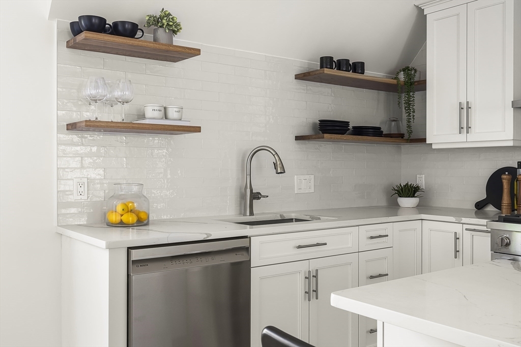 Property Photo:  18 Sixth Street 18  MA 02155 