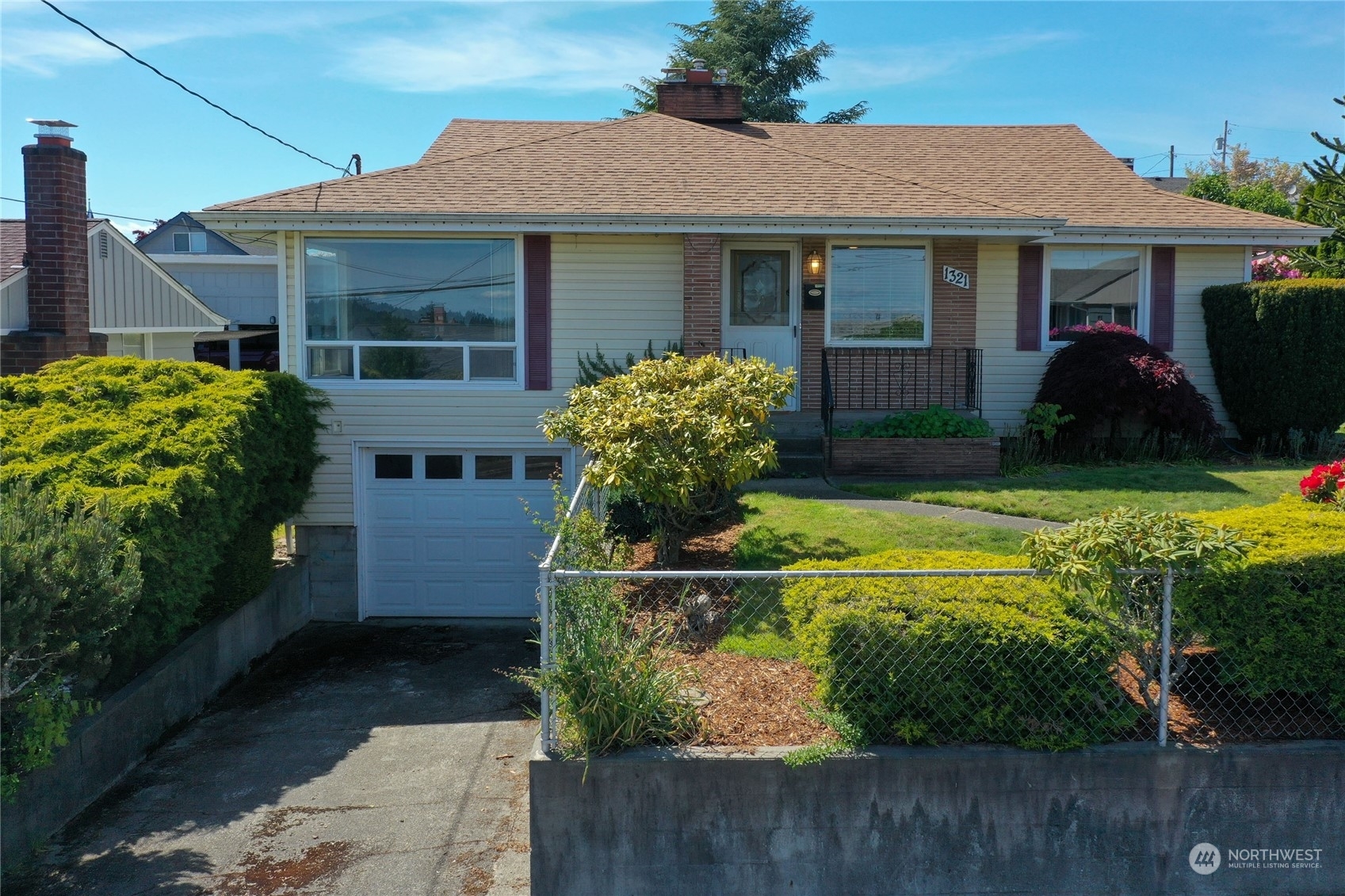 Property Photo:  1321 Nipsic Avenue  WA 98310 