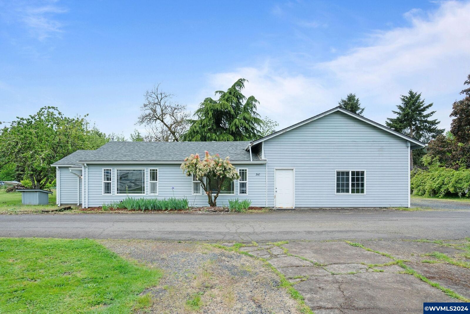 Property Photo:  310  Juniper Ln NW  OR 97321 