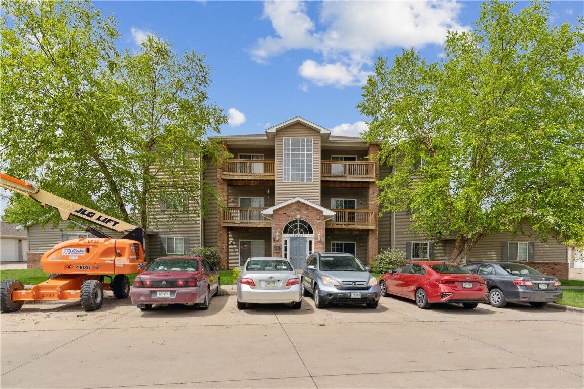 Photo de la propriété:  2825 Triple Crown Ln 10  IA 52240 