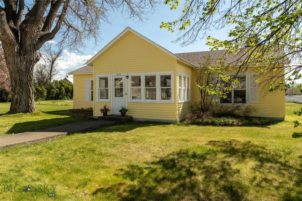 Property Photo:  402 McLeod  MT 59011 