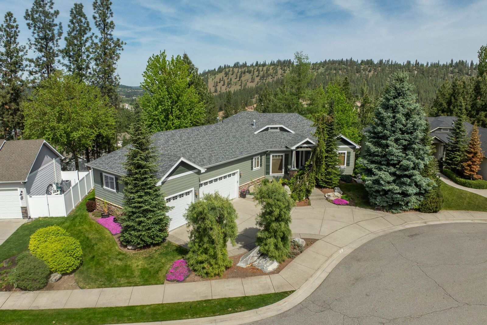 5 bed Spokane home for sale 510 W Willapa Ct, Spokane, WA 99224