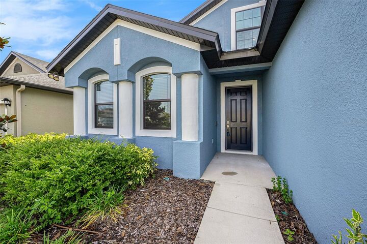 Property Photo:  855 Old Windsor Way  FL 34609 