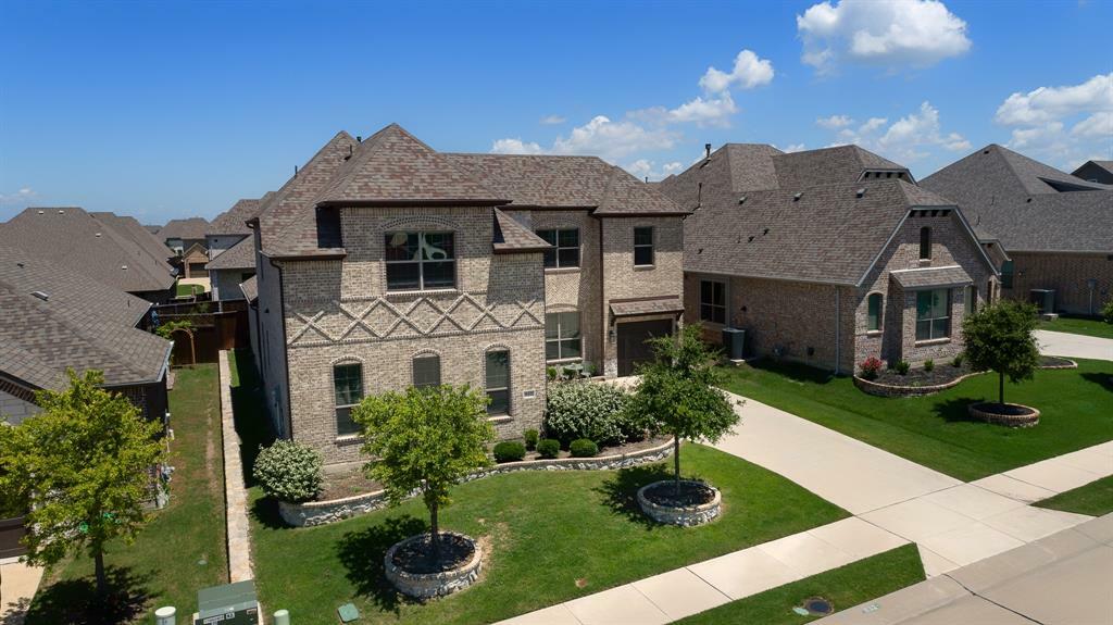 Property Photo:  932 Hunters Creek Drive  TX 75087 