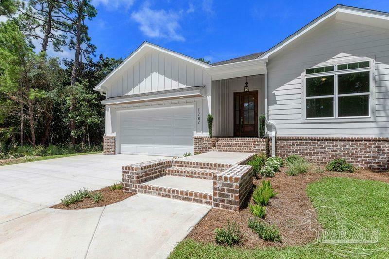 Property Photo:  1787 Salem Ave  FL 32566 