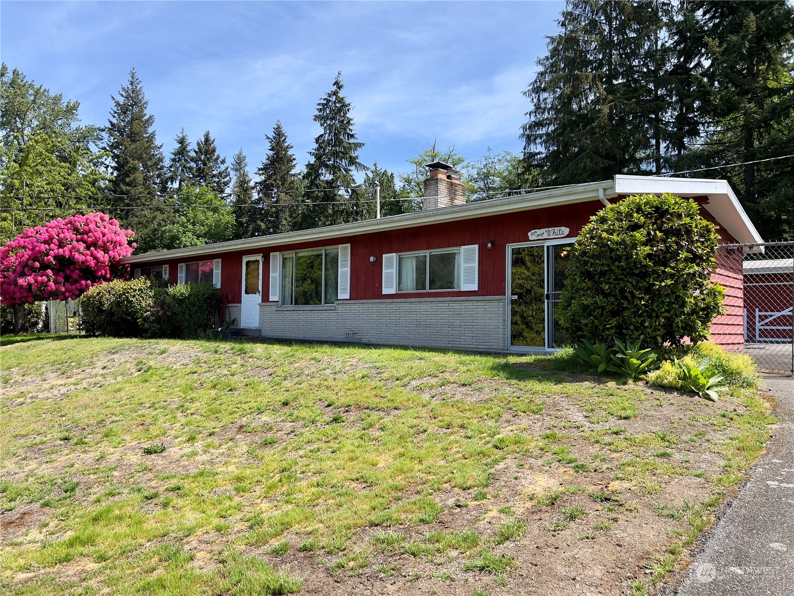 Property Photo:  5615 Seahurst Avenue  WA 98203 