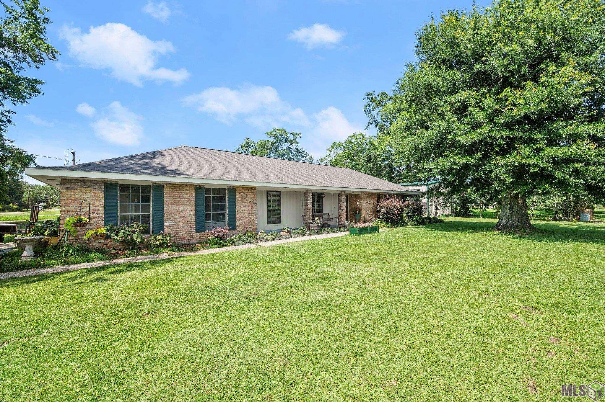 Property Photo: 3901 Lavey Ln LA 70714
