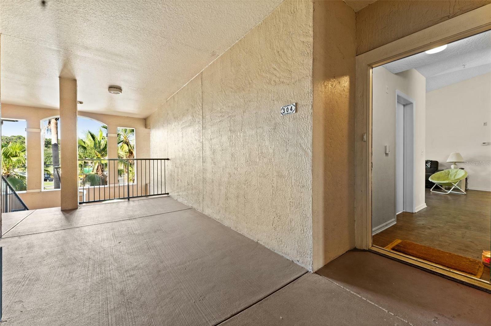 Property Photo:  5560 Metrowest Boulevard 304  FL 32811 