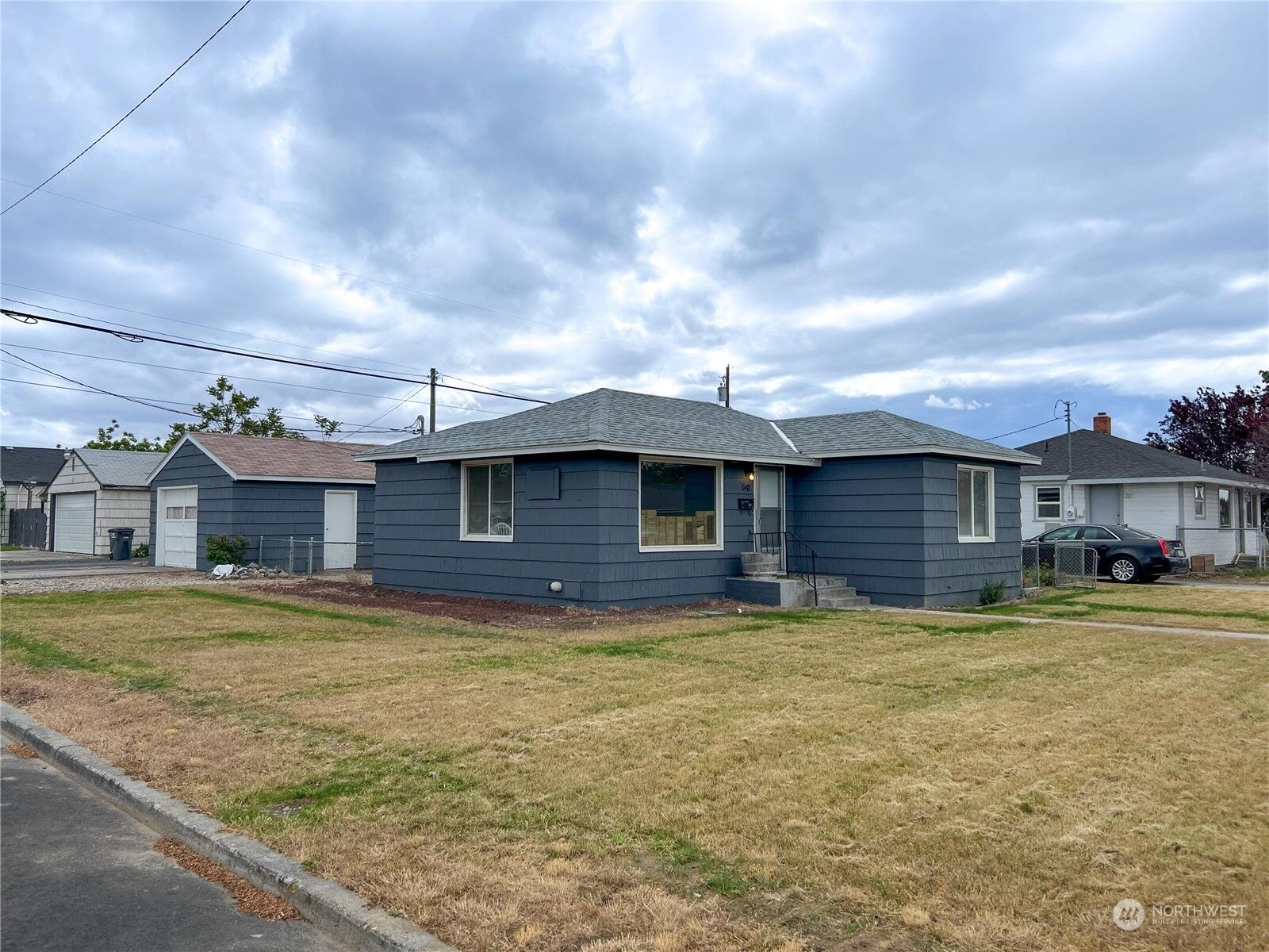 Property Photo: 160 F Street NE WA 98823