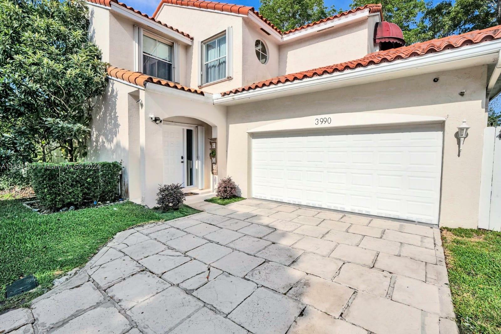 Property Photo:  3990 Hyde Park Cir  FL 33021 