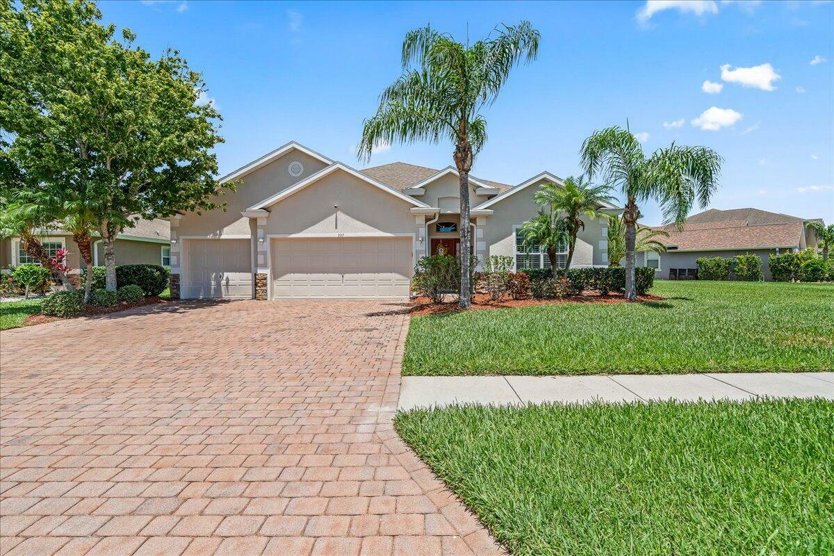 Property Photo:  337 Abernathy Circle SE  FL 32909 