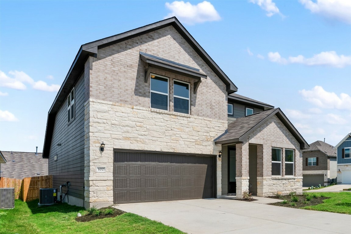 Property Photo: 102 Pinyon Pine Pass TX 78634