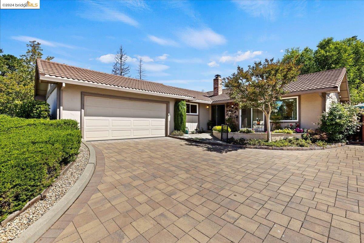 Property Photo: 1866 Las Ramblas Dr CA 94521