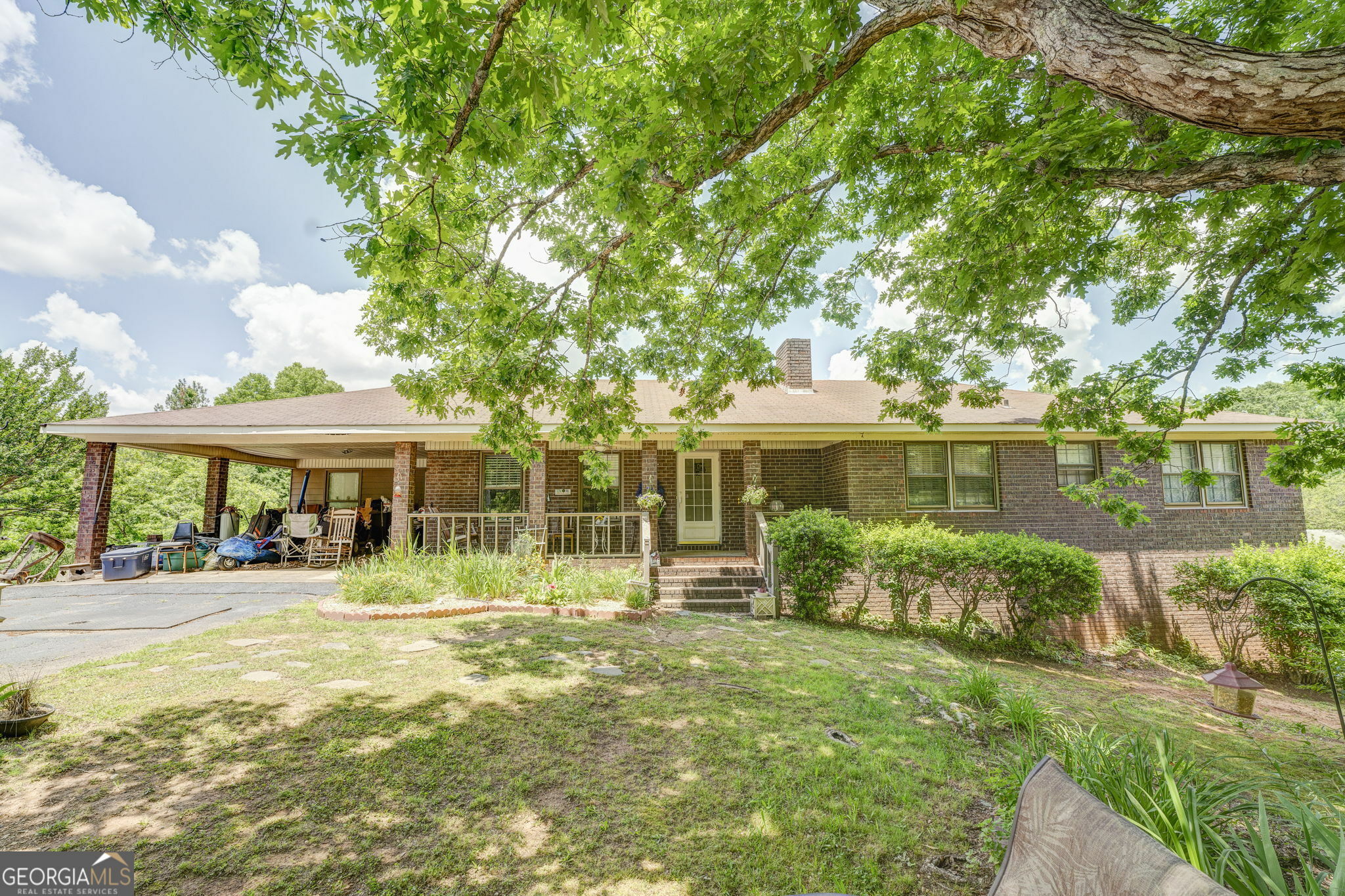Property Photo: 584 Grady Road GA 30153
