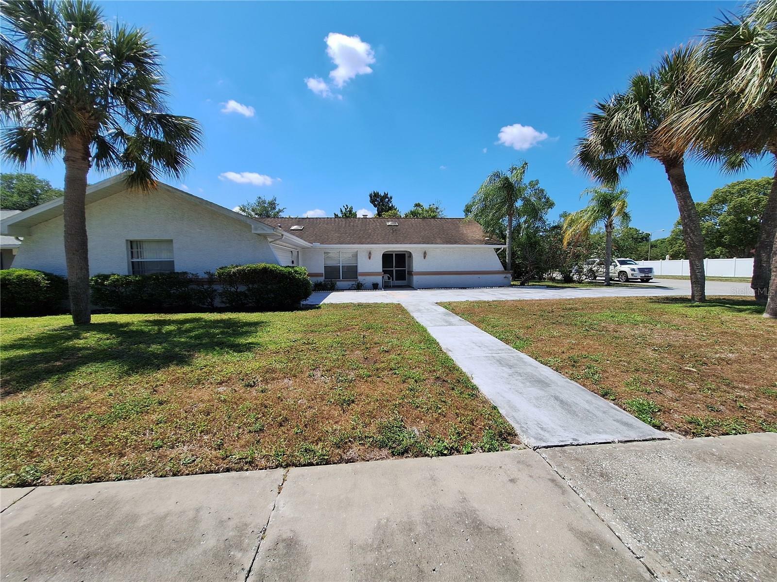 Property Photo:  7922 Sylvan Drive  FL 34667 