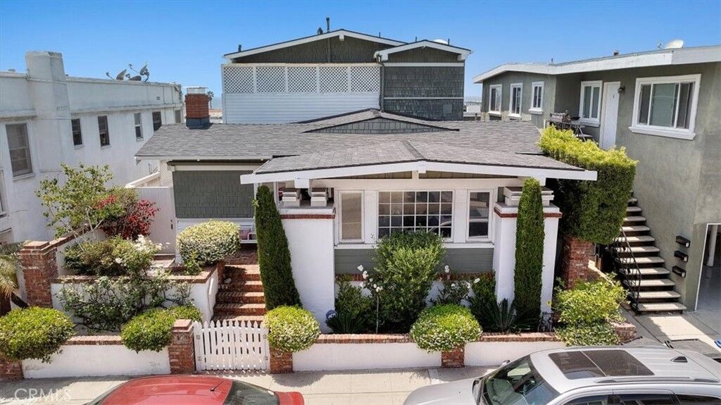 Property Photo: 1011 Manhattan Avenue CA 90254