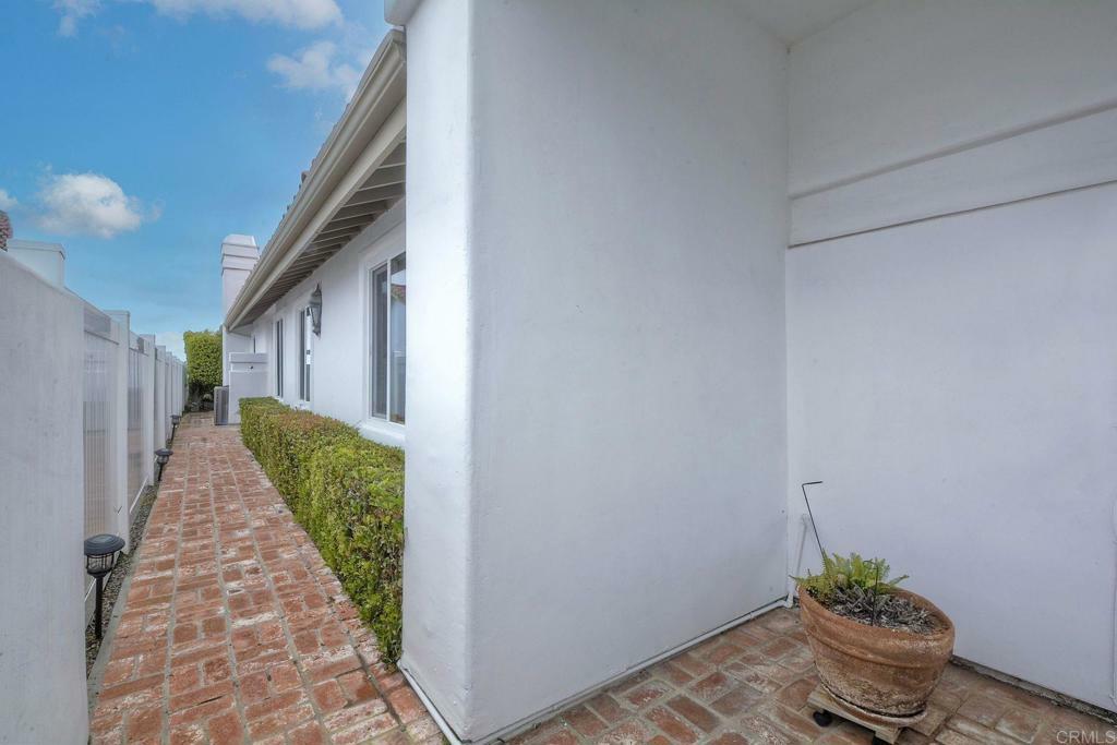 Property Photo:  4709 Barcelona Way  CA 92056 