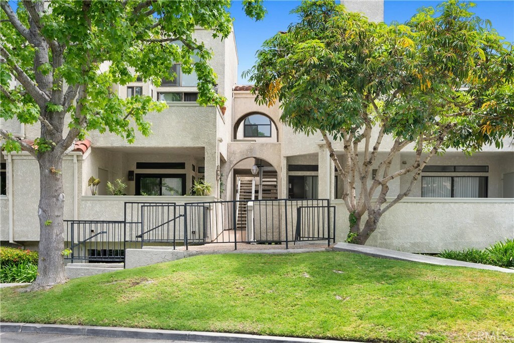 Property Photo:  17172 Abalone Lane 211  CA 92649 