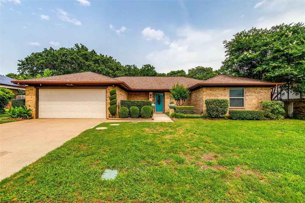 Property Photo:  409 Evans Drive  TX 76040 