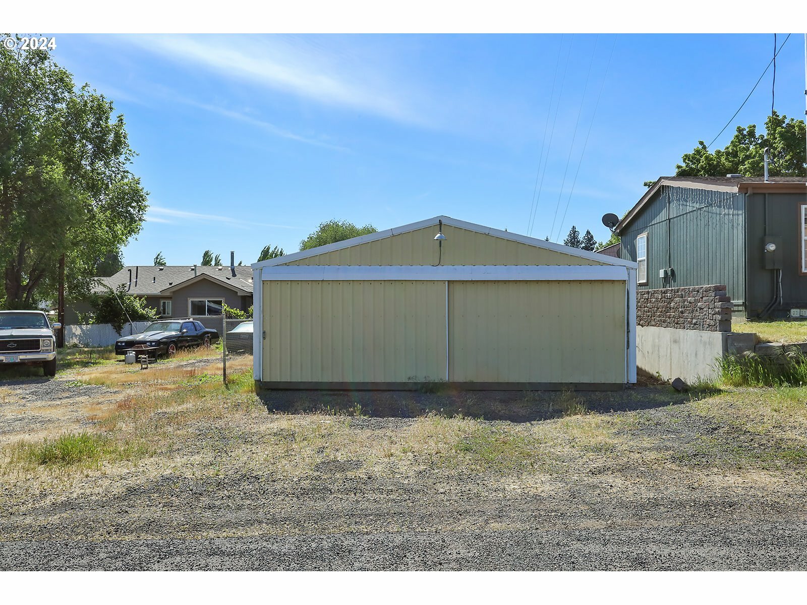 Property Photo:  1210 Frost Ct  OR 97058 