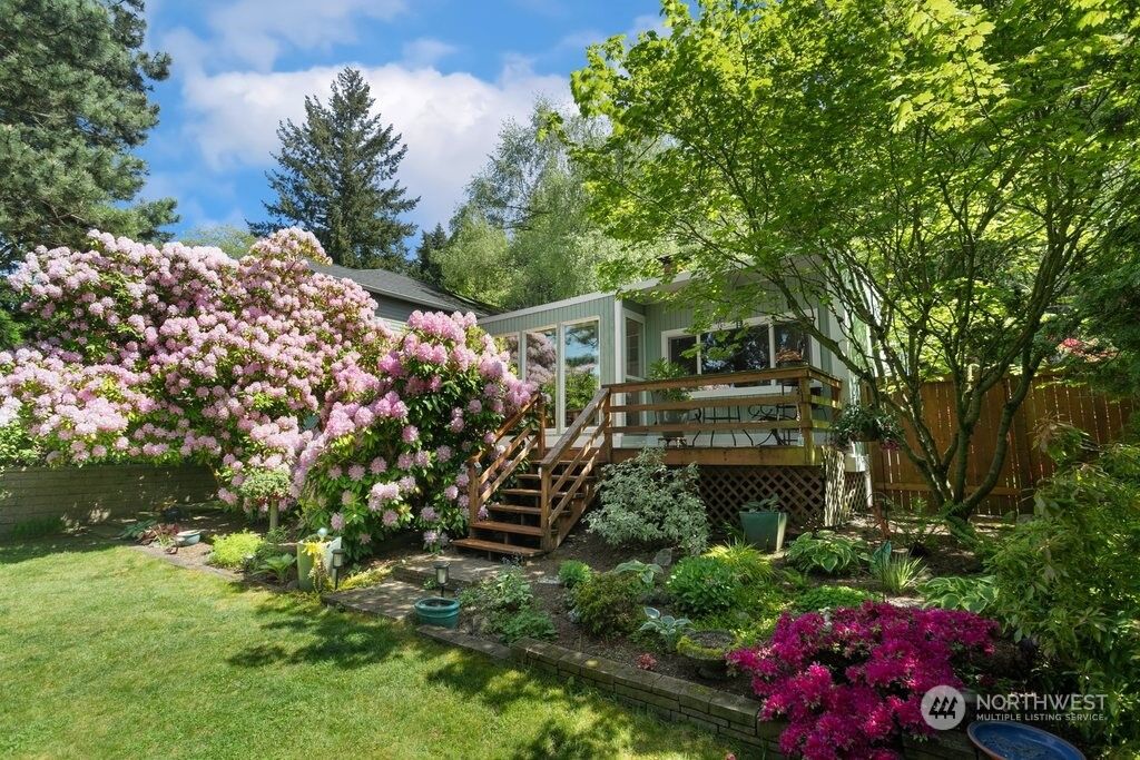 Property Photo:  16203 15th Avenue NE  WA 98155 