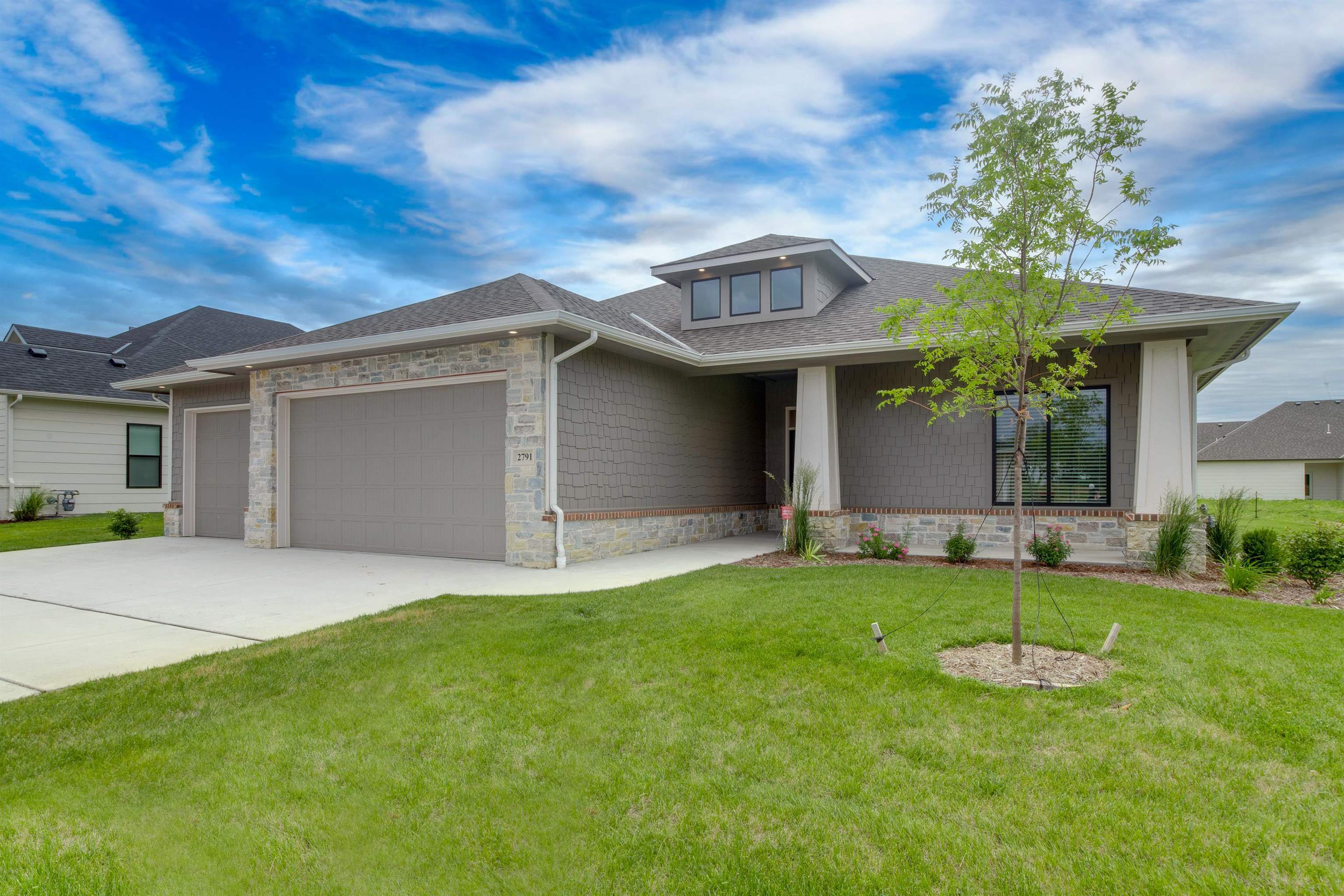 Property Photo:  2791 N Curtis Ct  KS 67205 