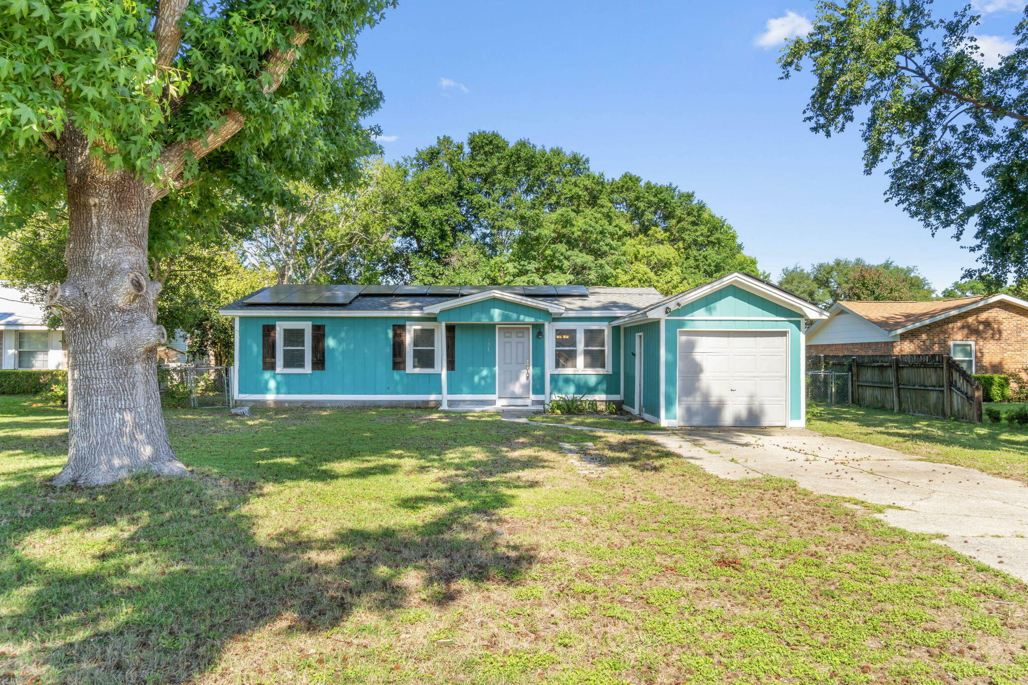 Property Photo:  321 Woodland Avenue  FL 32569 