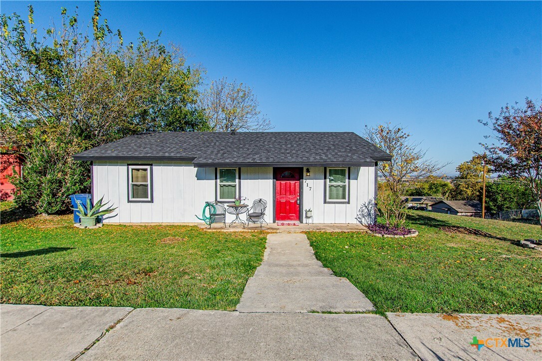 Property Photo:  717 N 19th Street  TX 76522 