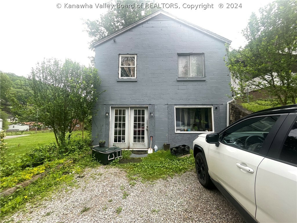 Property Photo: 603 Crestlyn Drive WV 25302