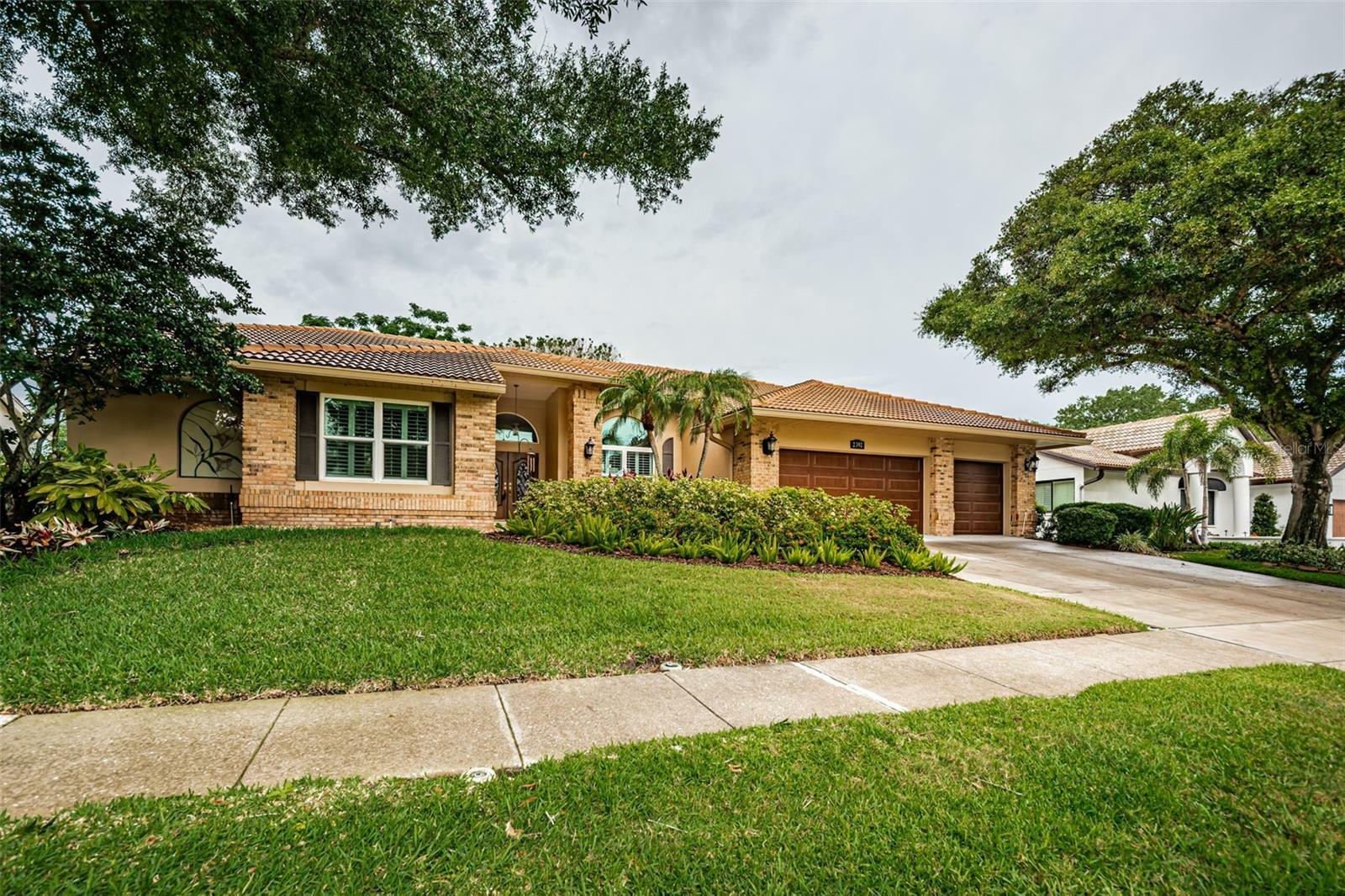 Property Photo:  2392 Parkstream Avenue  FL 33759 