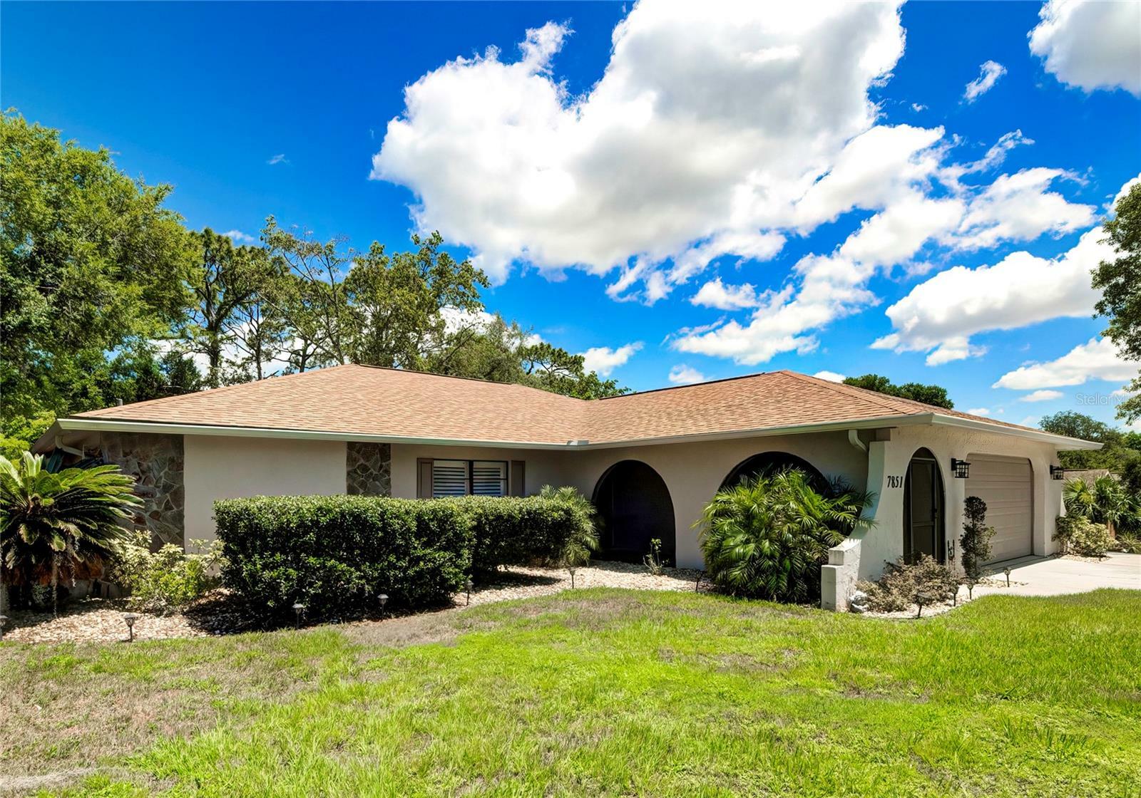 Property Photo:  7851 Floral Drive  FL 34607 