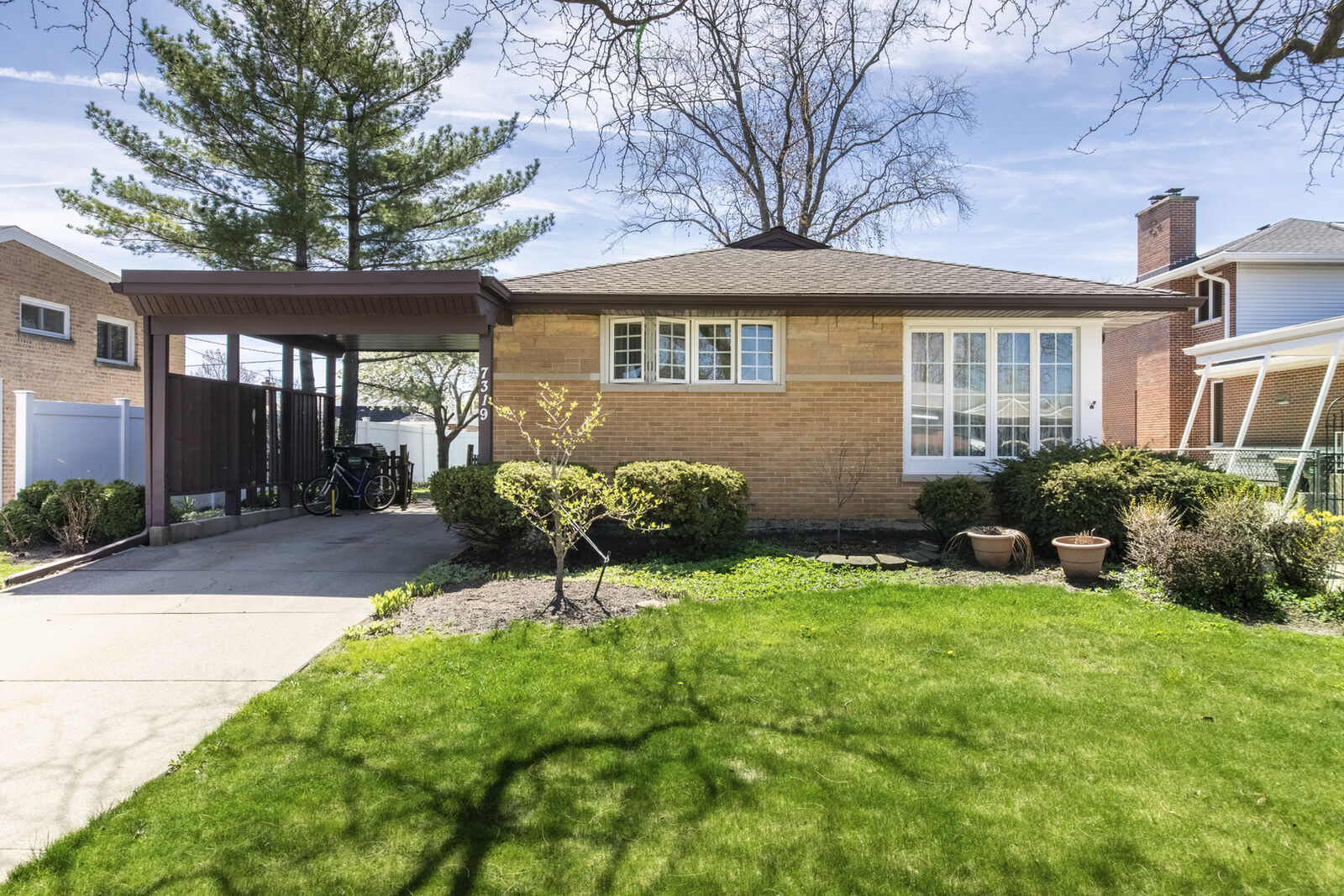 Property Photo:  7319 W Lill Street  IL 60714 